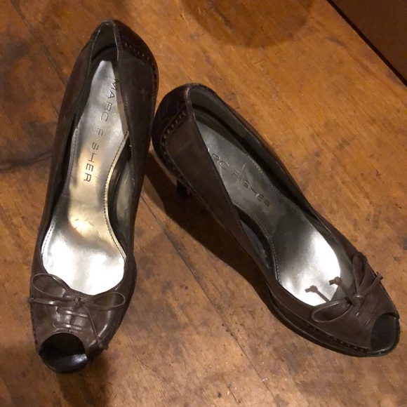 LADIES BROWN HEELS - Picture 3 of 5